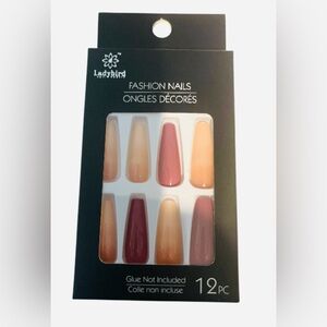 🌷🤍💎Ladybird Fashion Nails Set